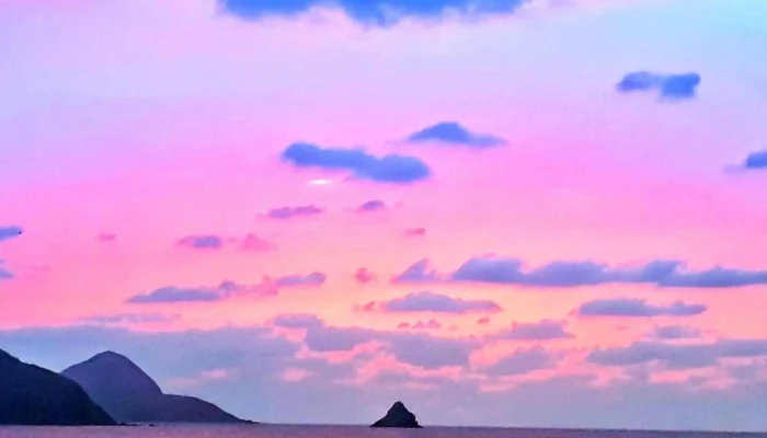 2 Waters伝泊 The Beachfront Mijora 営業時間 - 奄美市