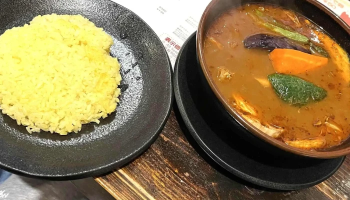 Asian Bar Ramai 函館五稜郭店 -  どこ - 函館市
