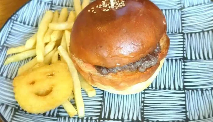 Burger志士 -  動画 - 半田市