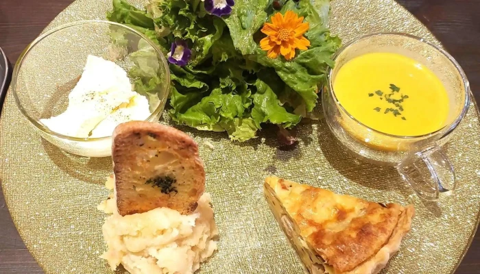 Cafe De Chouchouカフェドシュシュ 電話 - 日立市