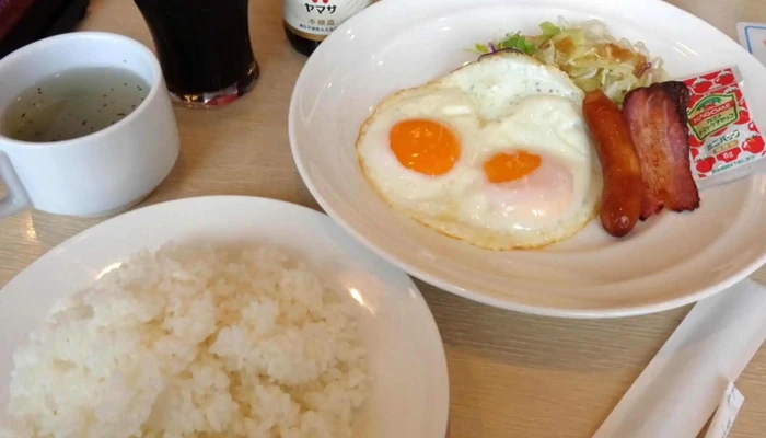 Caféレストラン ガスト 柏崎日吉店 -  電話 - 柏崎市