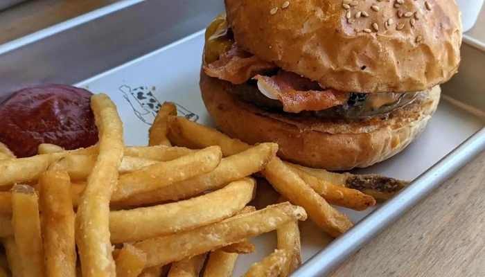 Eisha Burger 小田原 -  番号 - 小田原市
