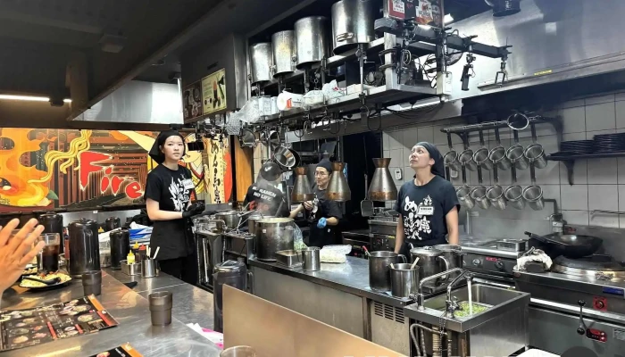 Fire Ramen Menbaka -  雰囲気 - 京都市