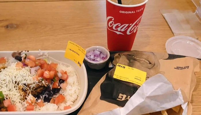 Guzman Y Gomez Foodtime Isetan アトレ品川店 カタログ - 港区