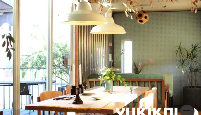 Hummock2階cafe Restaurant1階coffee Roaster 雰囲気 - 姫路市