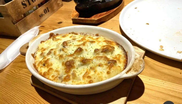 Niseko Yummys Pizza ニセコヤミーズピザ グラタン - 倶知安町