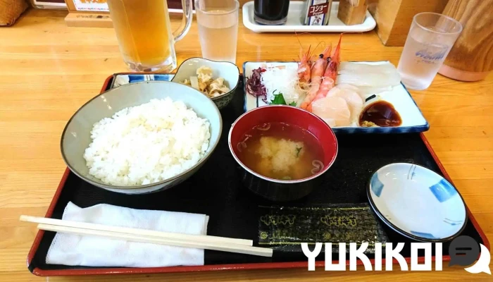 いくら亭 -  味噌汁 - 函館市