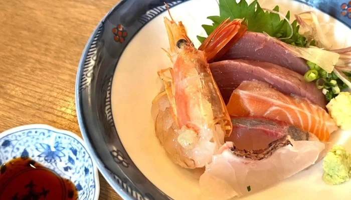 うおとら 鯱 電話 - 半田市