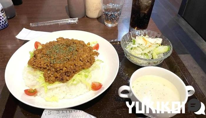 おうちごはん 彩花 -  カレー - 草津町