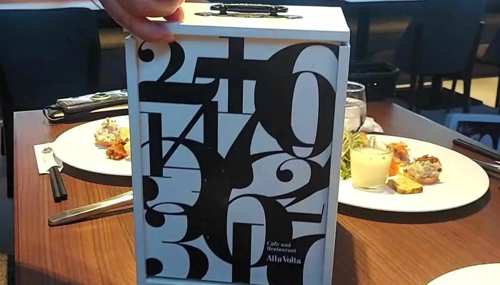 カフェレストランallavolta 動画 - 草津市