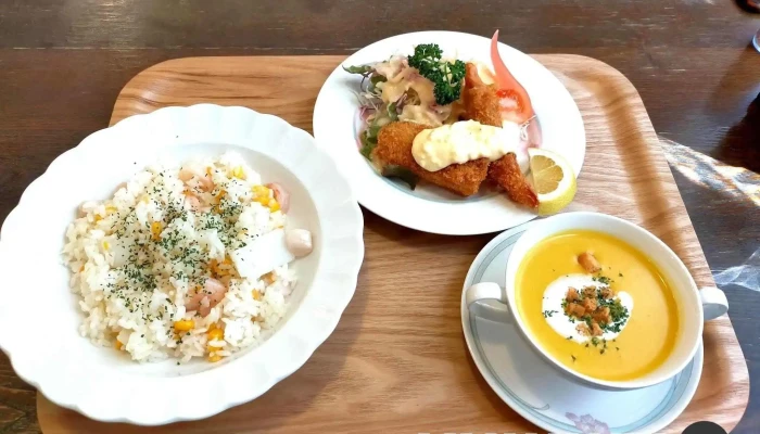 クチィーナ -  料理飲み物 - 錦町
