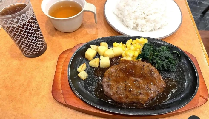 サイゼリヤ バロー刈谷駅前店 -  ソールズベリーステーキ - 刈谷市