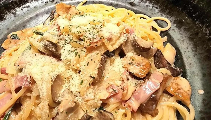 スパゲッティ壁の穴 浦和店 -  カルボナーラ - さいたま市