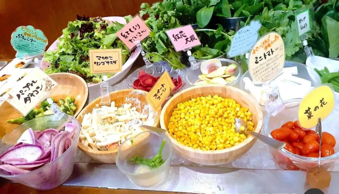 トラットリア デラメーラホールノッツェ サラダ - 草津市