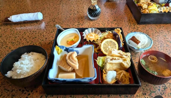 ニュー小や松 -  料理飲み物 - 見附市