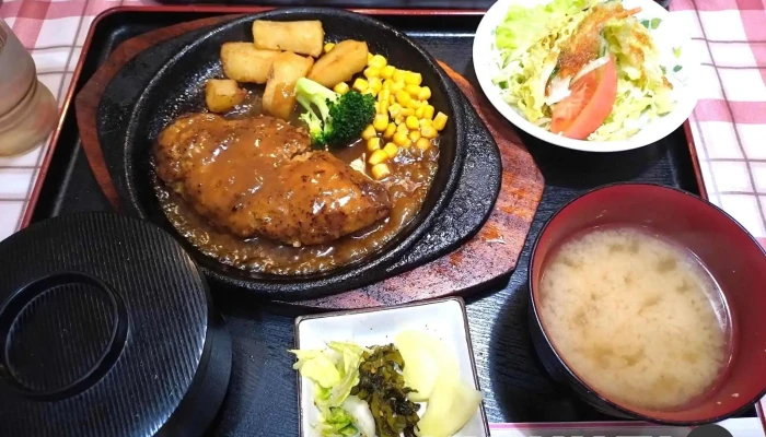 パーラーレストラン モモヤ -  ソールズベリーステーキ - 前橋市
