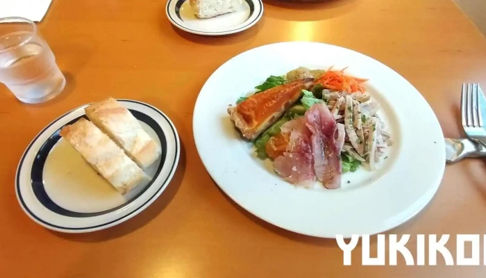 ビストロフレンチロッヂ シェドゥドゥ 刺身 - ニセコ町