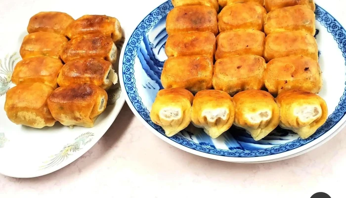 ホワイト餃子 野田本店 -  クロワッサン - 野田市