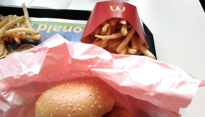 マクドナルド 日南店 -  料理飲み物 - 日南市