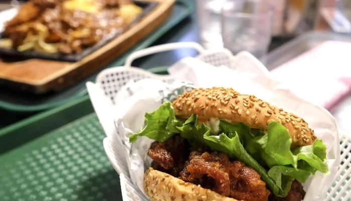 ラッキーピエロ 五稜郭公園前店 -  チキンサンド - 函館市