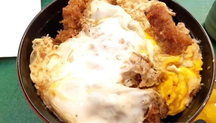 ラッキーピエロ 函館駅前店 -  カツ丼 - 函館市