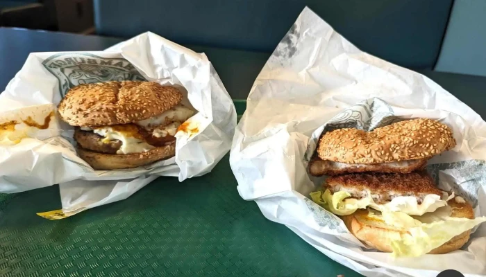 ラッキーピエロ 函館駅前店 -  料理飲み物 - 函館市