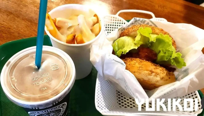 ラッキーピエロ 十字街銀座店 -  チキンサンド - 函館市