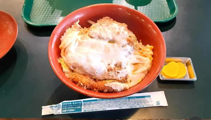 ラッキーピエロ 港北大前店 -  カツ丼 - 函館市