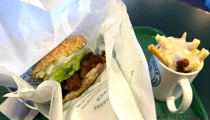 ラッキーピエロ 港北大前店 -  チキンサンド - 函館市
