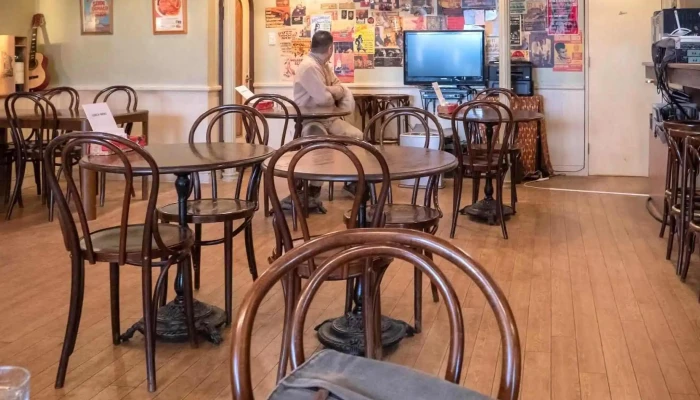 レストランパブザビーツ 所在地 - 函館市