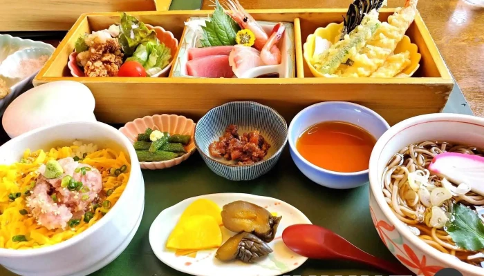 レストラン味処四季彩渡部鯉店 料理飲み物 - 南陽市