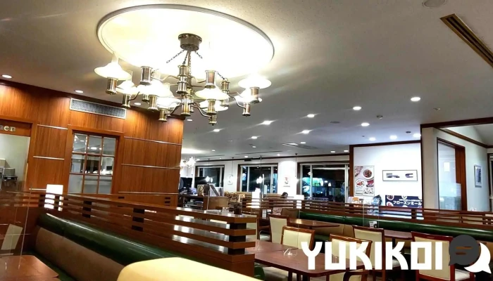 ロイヤルホスト草津店 -  雰囲気 - 草津市
