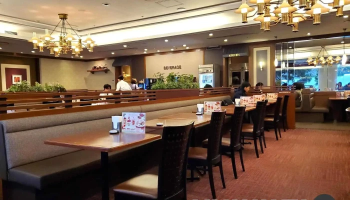 ロイヤルホスト高輪店 -  雰囲気 - 港区