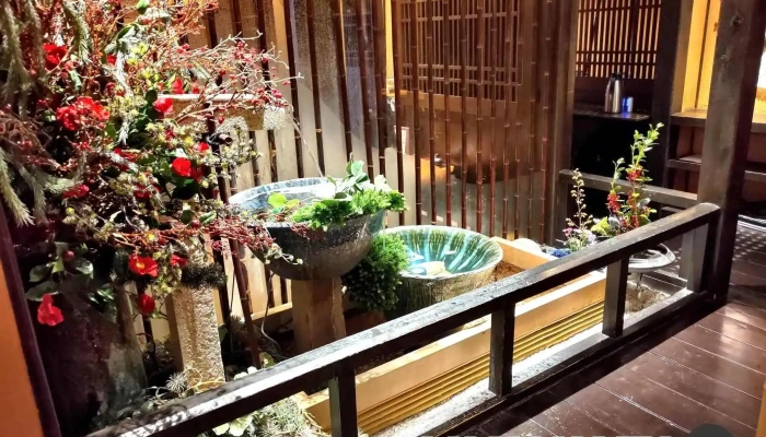 八兆屋金沢駅前店 -  雰囲気 - 金沢市