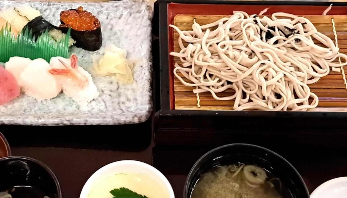 北海道生まれ和食処とんでん 北本店 -  近く - 北本市