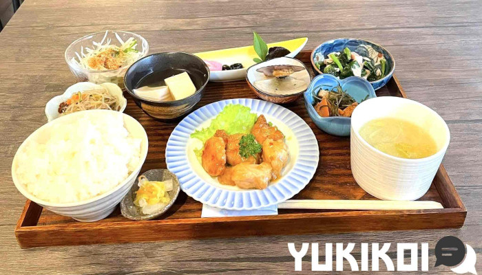 和食ランチ 花夢音かもん スープ - 延岡市