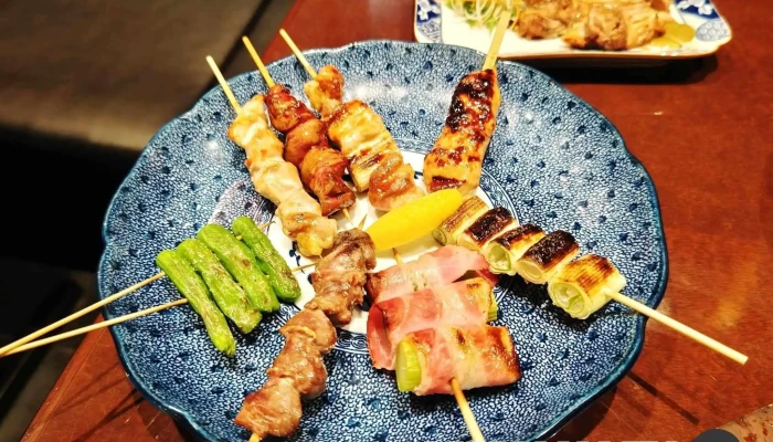 地鶏や ウィング高輪店 -  サテ - 港区