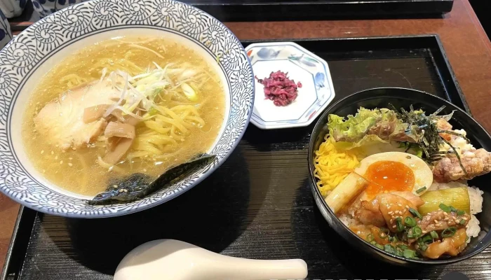 地鶏や ウィング高輪店 -  ラーメン - 港区