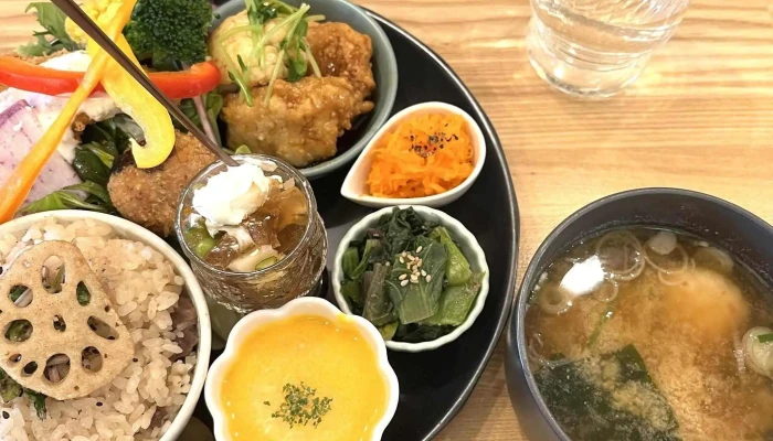 家庭料理と野菜マルシェ 畑の子 -  住所 - 金沢市