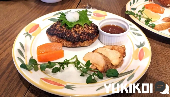 手づくりハンバーグの店 とくら 桂本店 -  料理飲み物 - 京都市