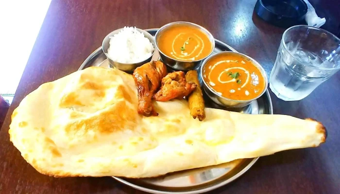本格インドネパール料理 ナマステカトマンズ ナン - 寝屋川市