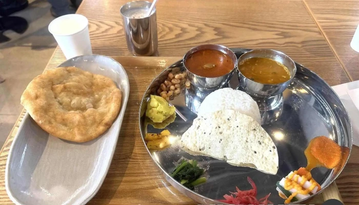 本格スパイシーカレーマンダラmandala ターリー - 江別市