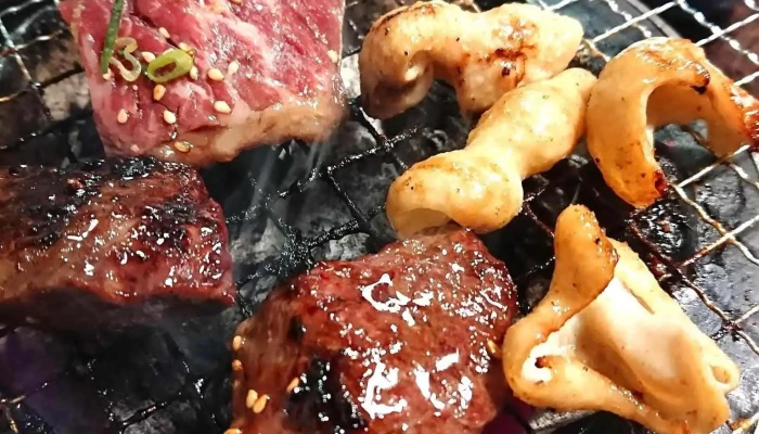 炭火焼ホルモン 松楽 -  料理飲み物 - 南陽市