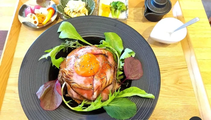 肉ダイニングよしやま -  タルタルステーキ - 姫路市