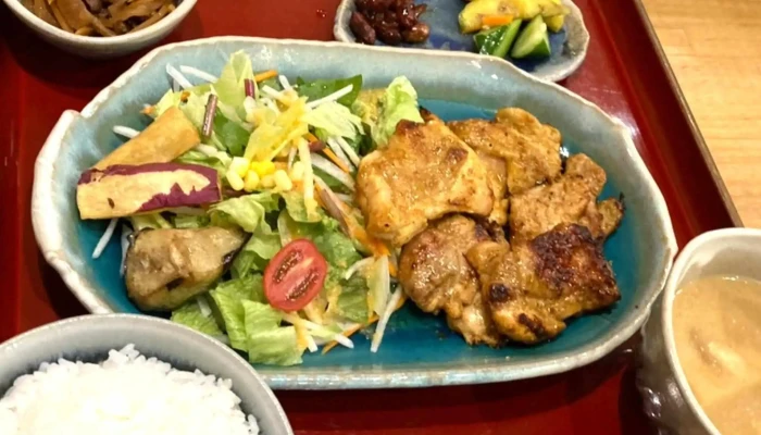 陶知庵 碧いうつわと田舎料理 -  どこ - 益子町